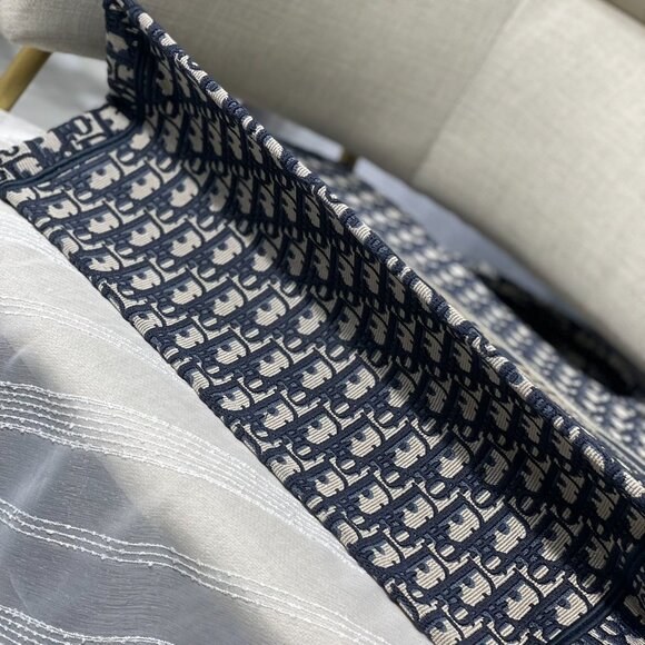 Dior Book Tote Large - Picture 7 of 8